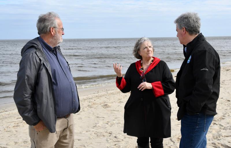 Slaughter Beach Deputy Mayor Bob Wood, left, and Mayor Kathy Lock talk about issues affecting the beach with DNREC Secretary Shawn Garvin.