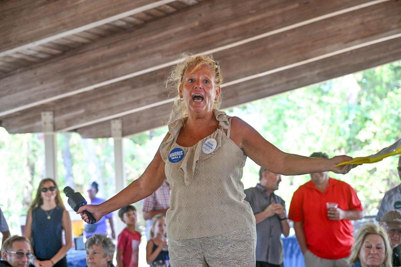 Paulette Rappa, Fourth District chair, acts as emcee for the event. The Fourth District was the sponsor for the Democratic Jamboree.